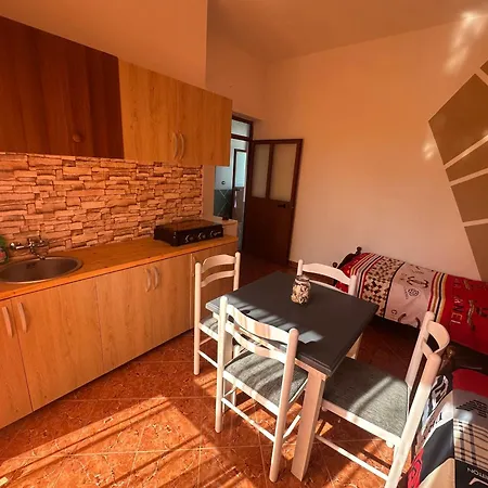 For Rent Vacation Krasniqi 招待所 *
